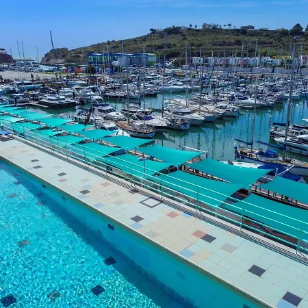 2 Bedroom Marina De Lejlighed