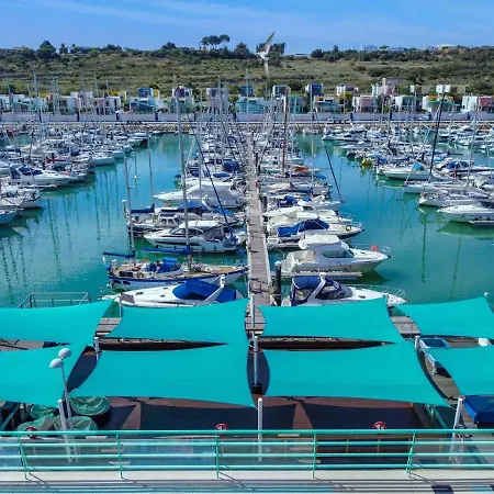 Apartment 2 Bedroom Marina De *
