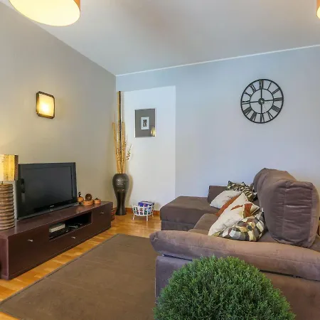 2 Bedroom Marina De Apartment *