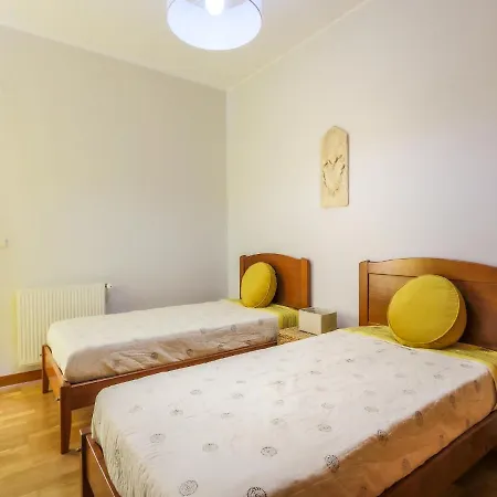 2 Bedroom Marina De Apartment *